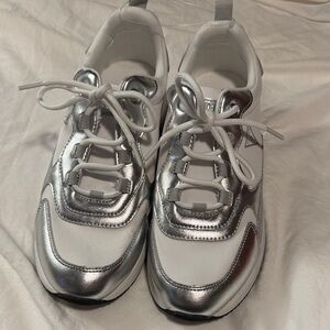 Guess Women's Silver and White Sneakers